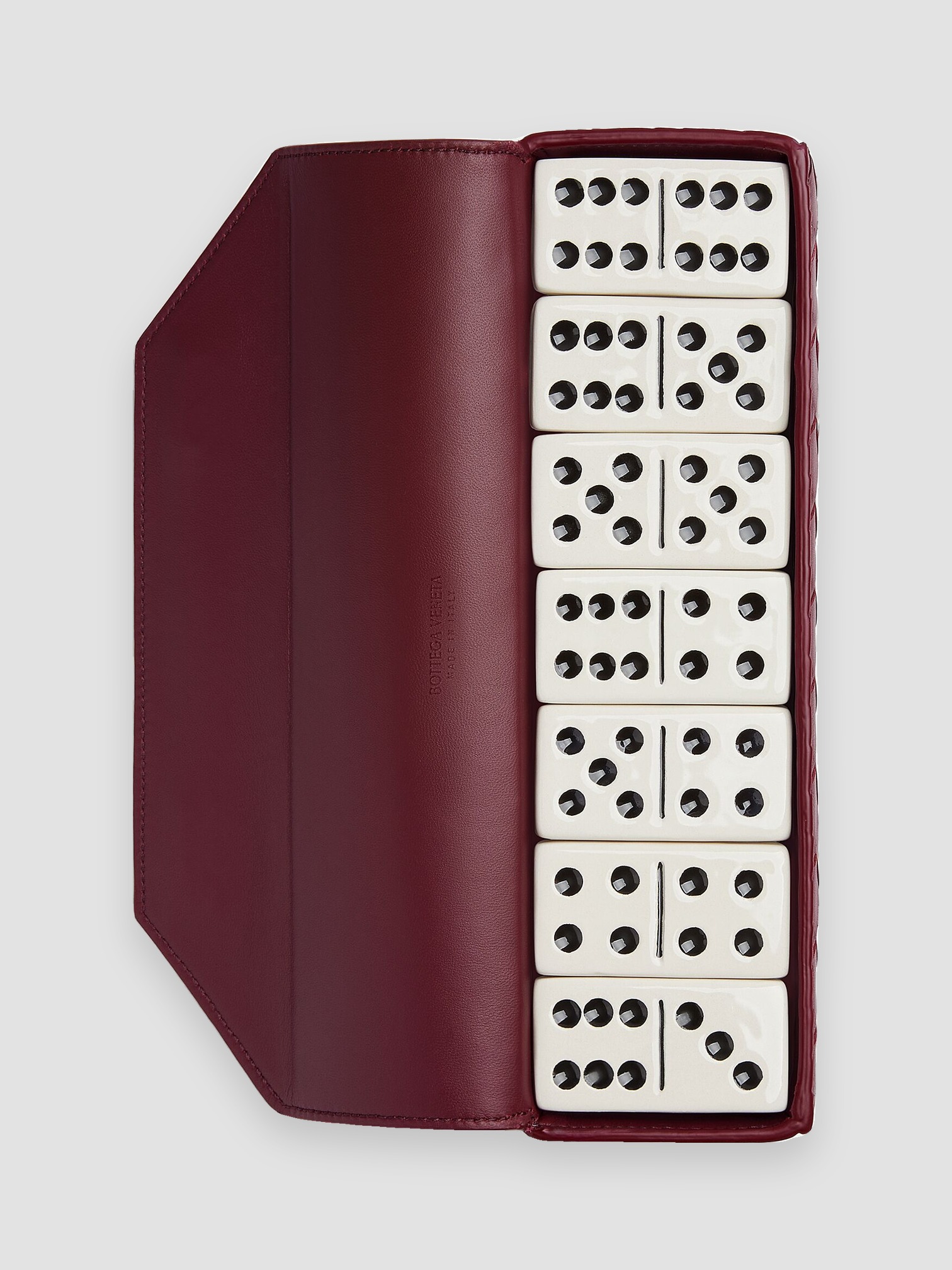 Bottega Veneta Domino Set in barolo.