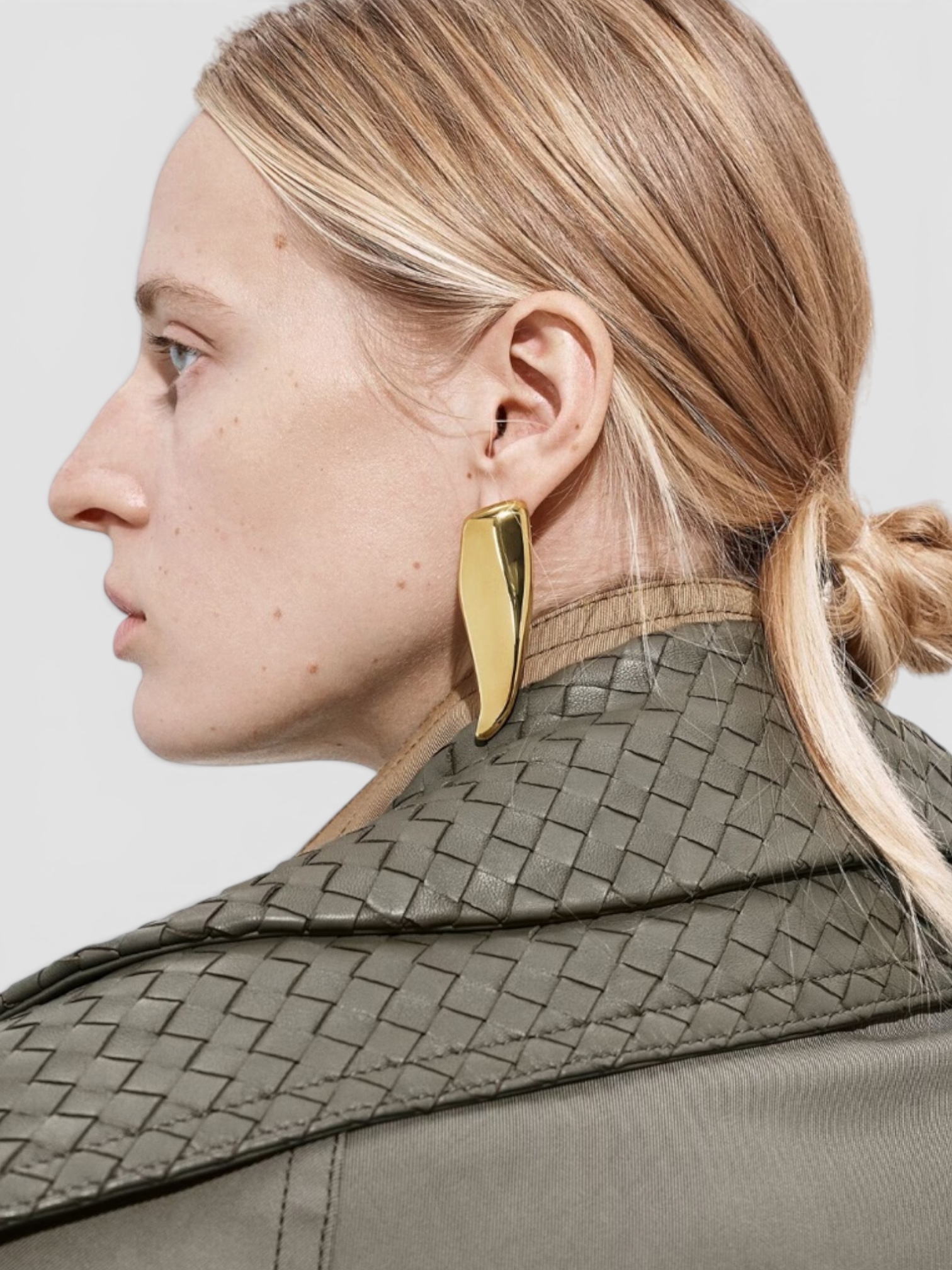 Bottega Veneta Large Prisma Earrings in yellow gold. Styled by Sharon Lombardo for FDV Concierge.