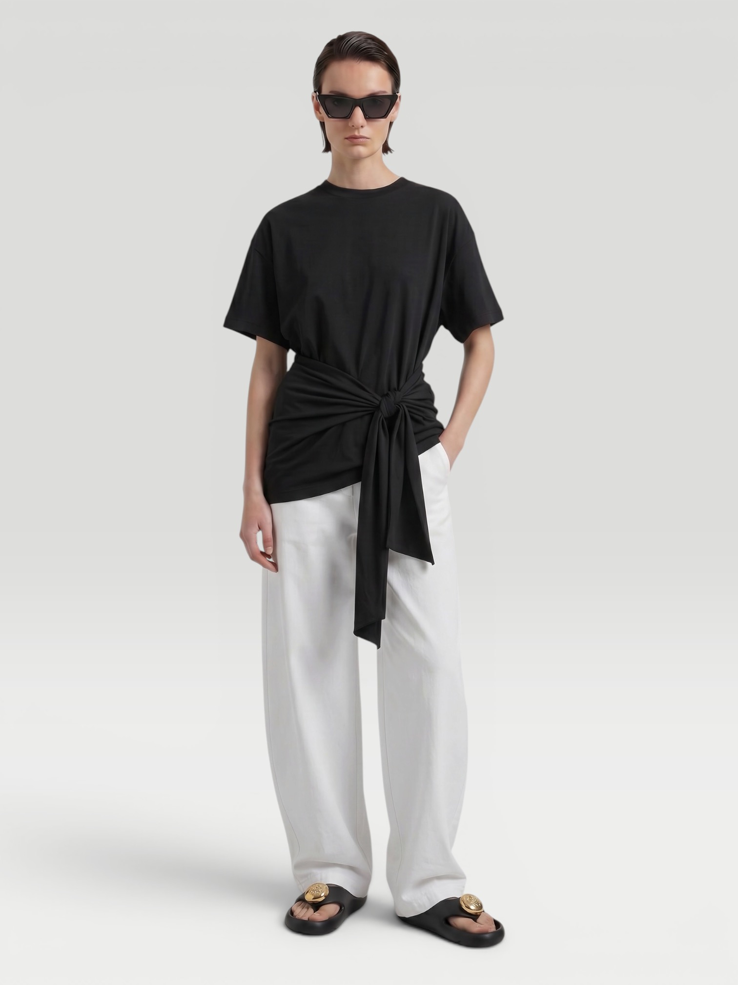 Jacquemus Le Pantalon Ovalo Large in white. Styled by Sharon Lombardo for FDV Concierge.
