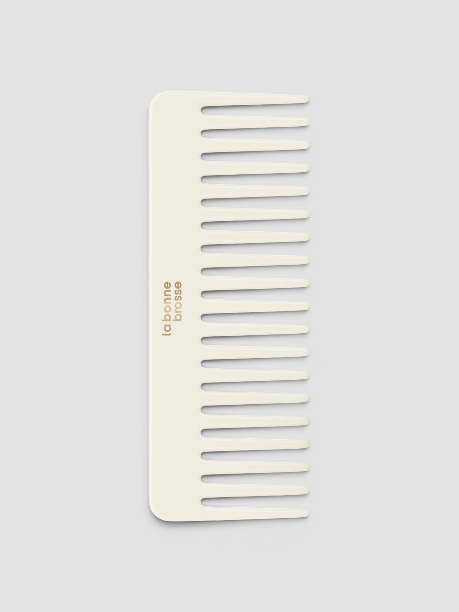 La Bonne Brosse The Large Detangling Comb in ivory.