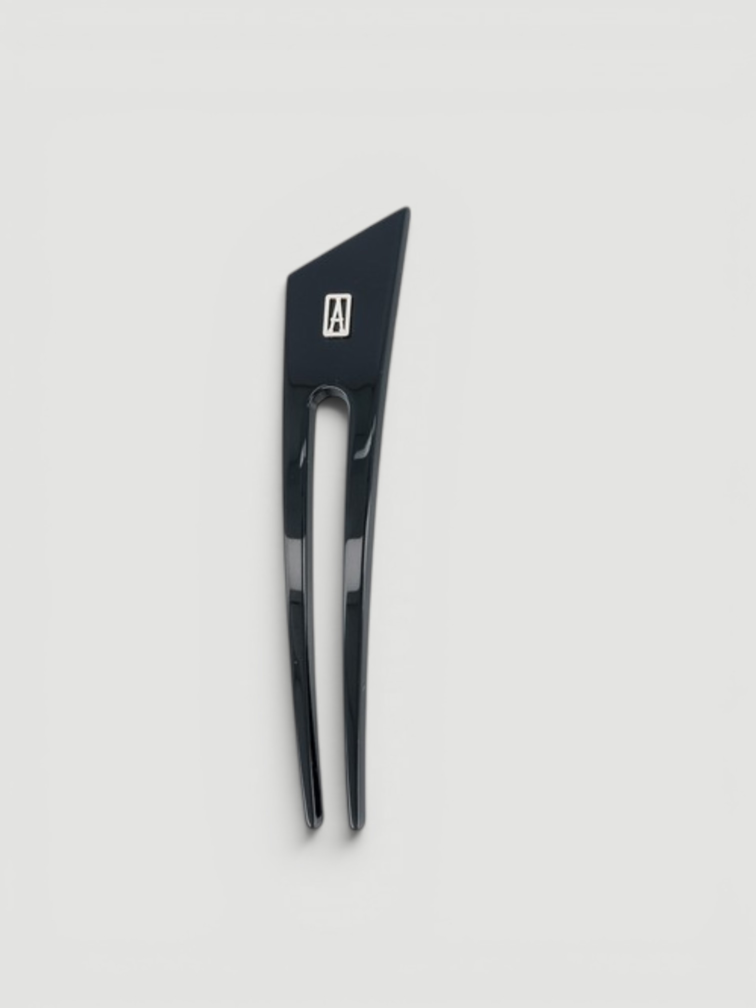 Alexandre de Paris Anvers Acetate Hair Pin in black.