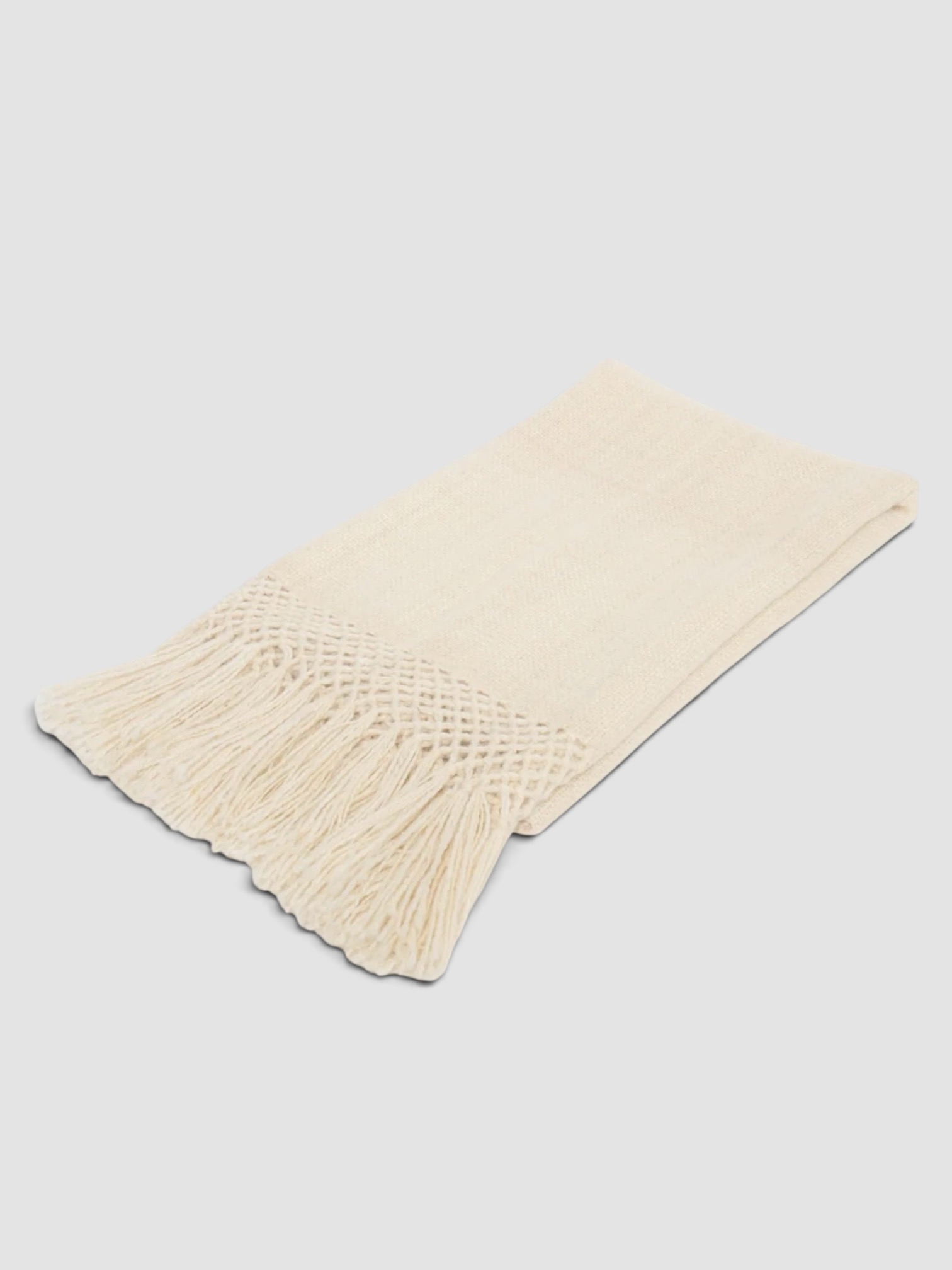 de Le Cuona Llama Throw (94.5in/2.4m) in cream.