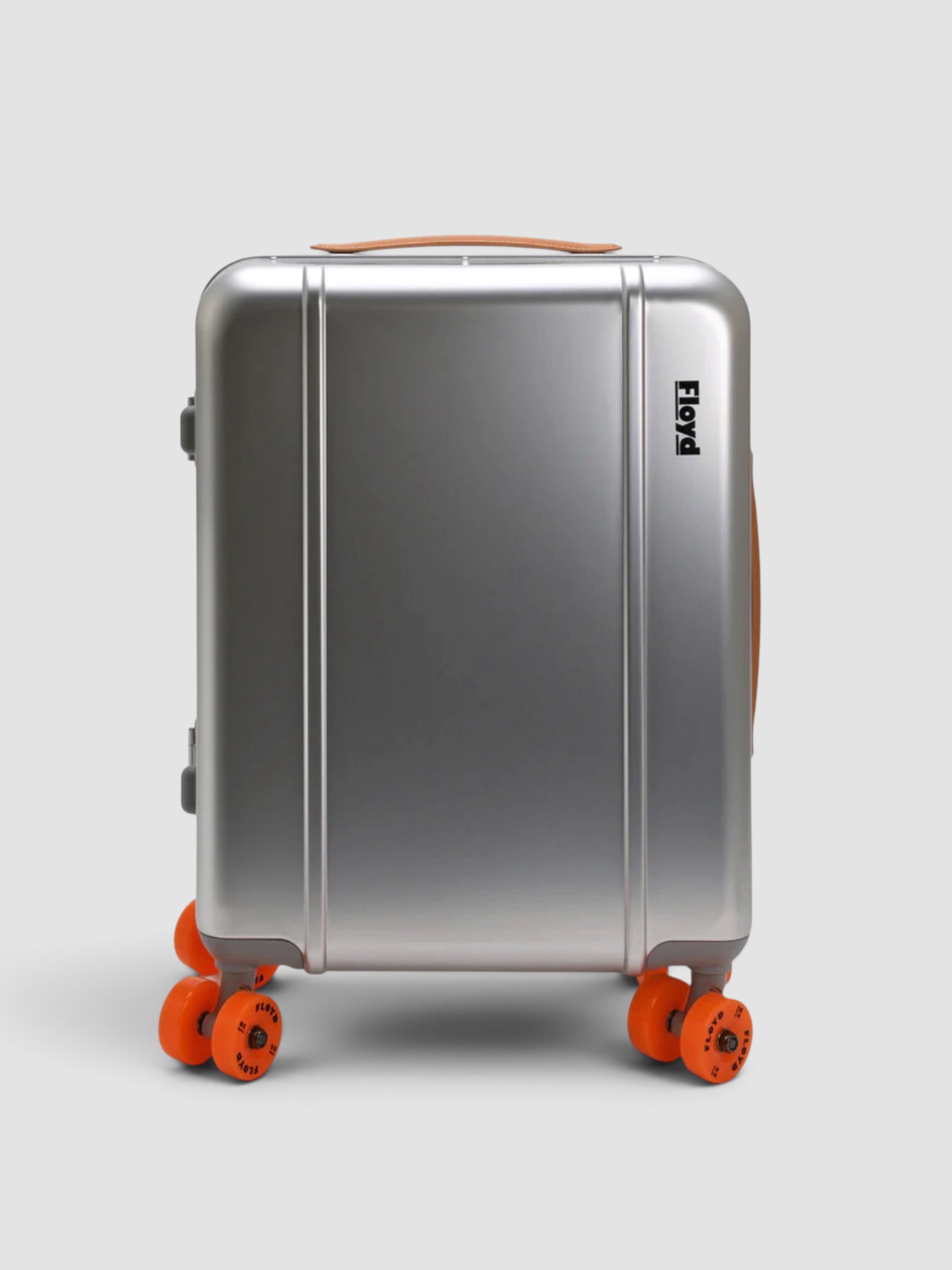 Floyd Cabin Luggage in aluminum silver glider.