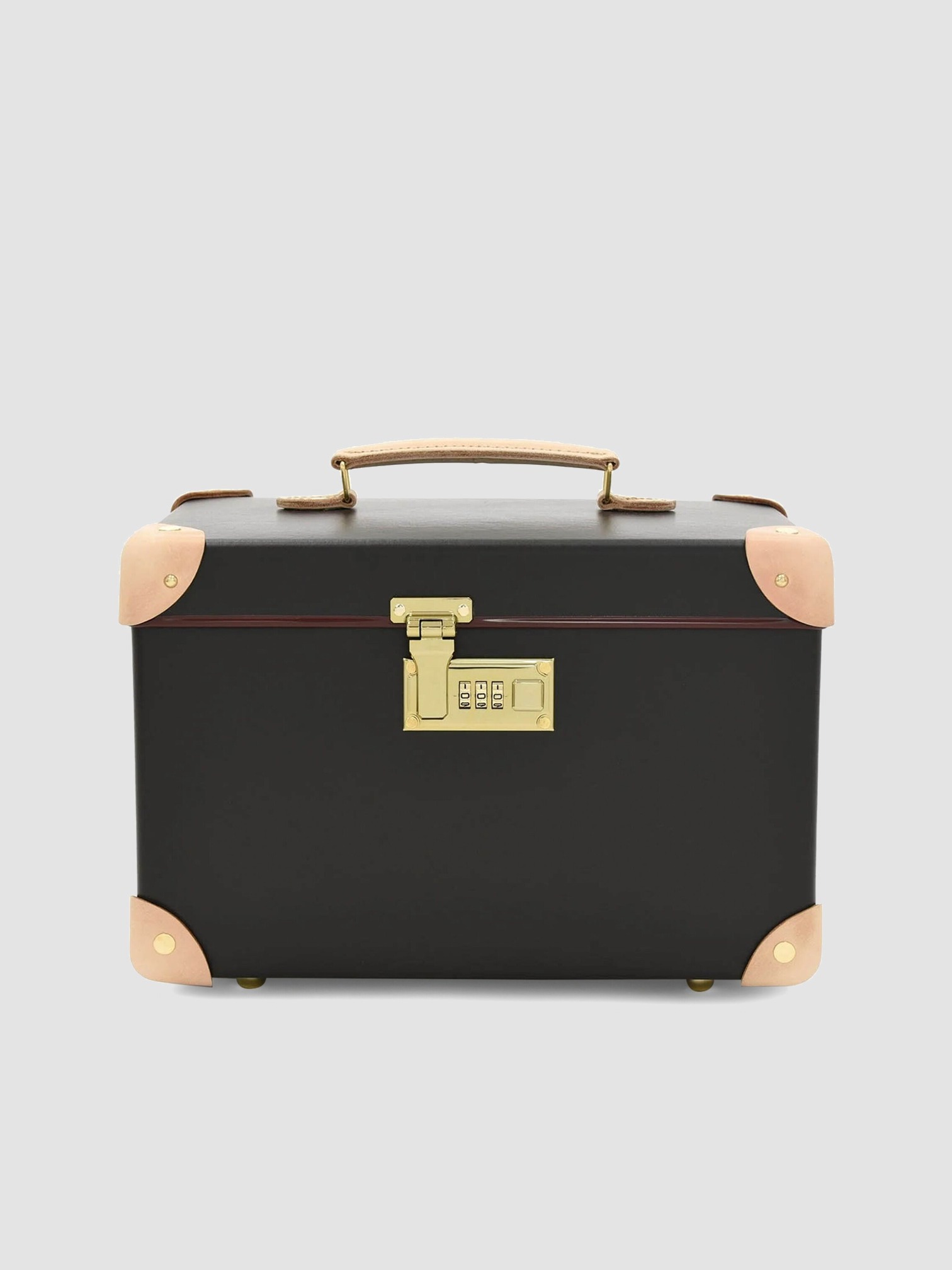 Globe-Trotter Safari Vanity Case in brown.