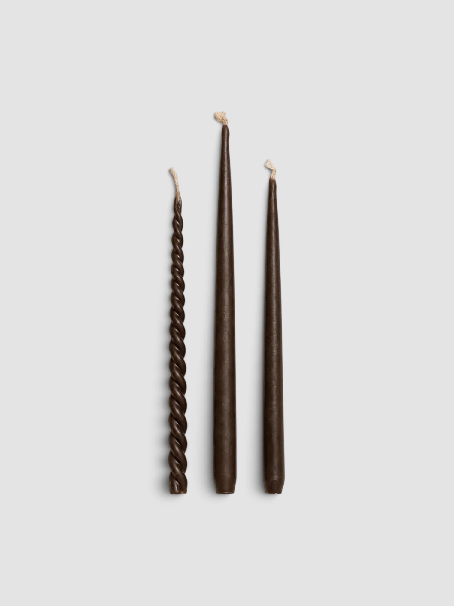 Il Buco Vita Collepino Chestnut Tapered Beeswax Candle in chestnut.
