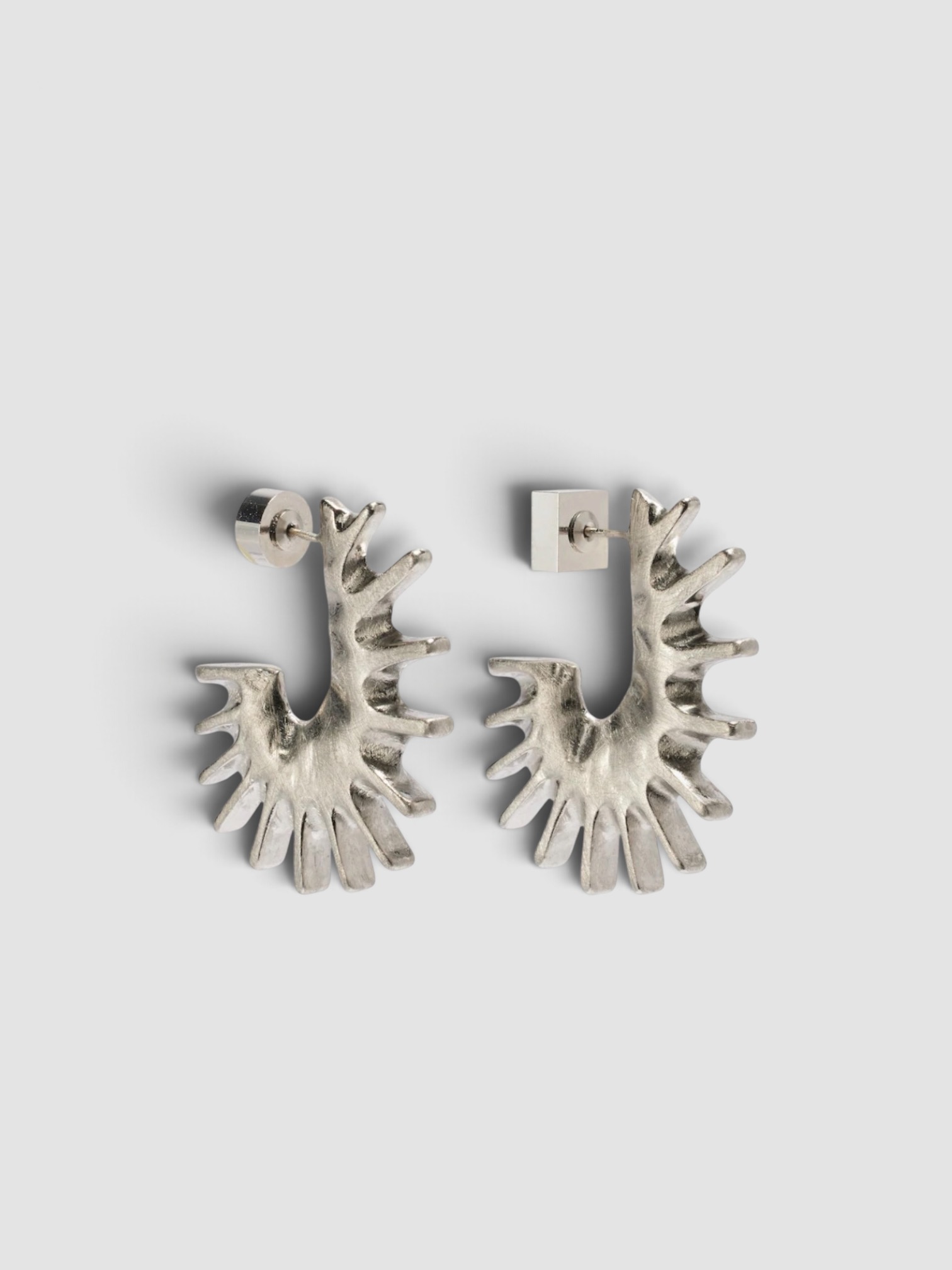 Jacquemus Hippocampe Earrings in silver.