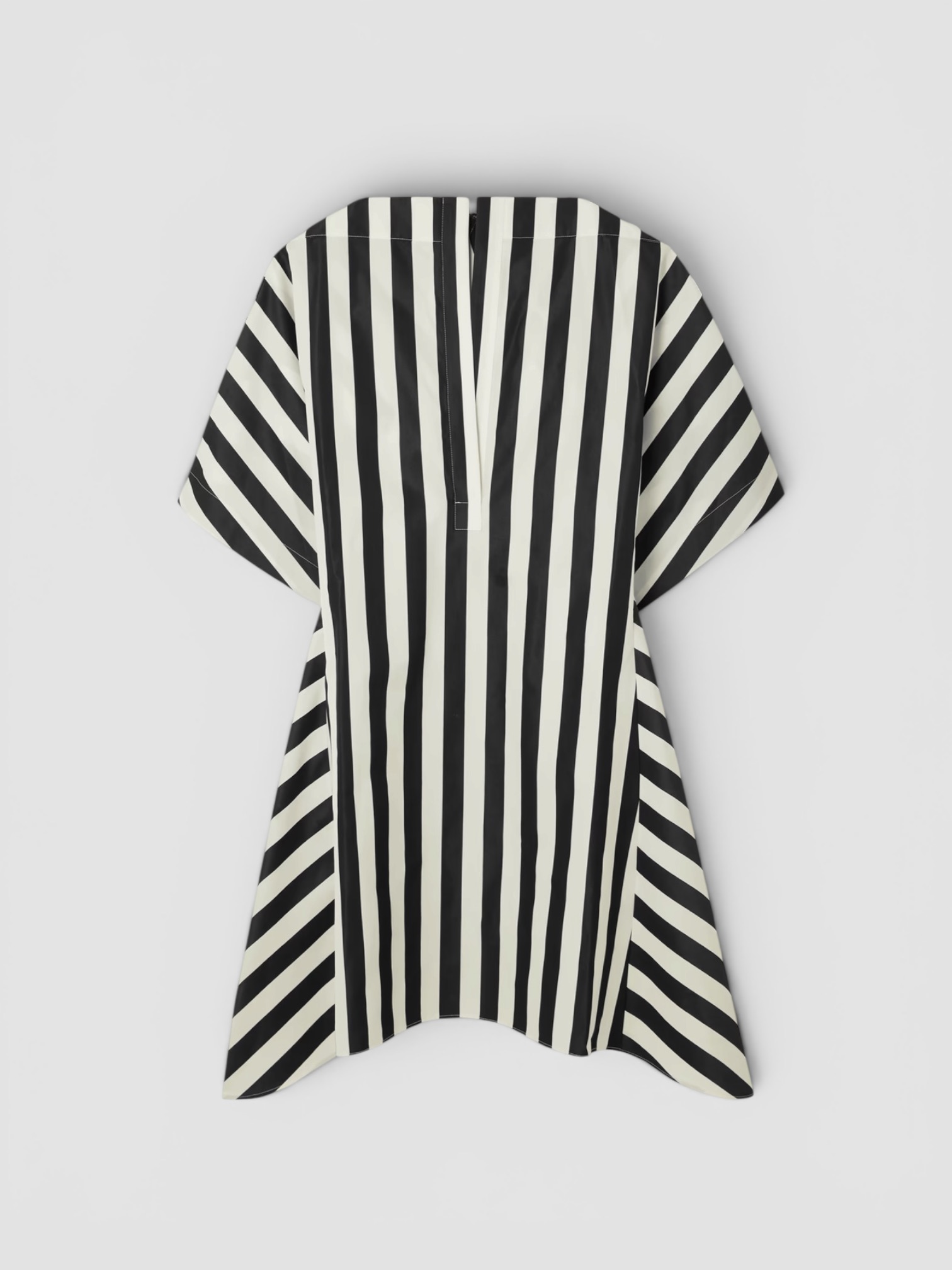 Jacquemus Moisson Oversized Striped Midi Dress, worn with Loewe Leather-Trimmed Raffia Tote. Styled by Sharon Lombardo for FDV Concierge.