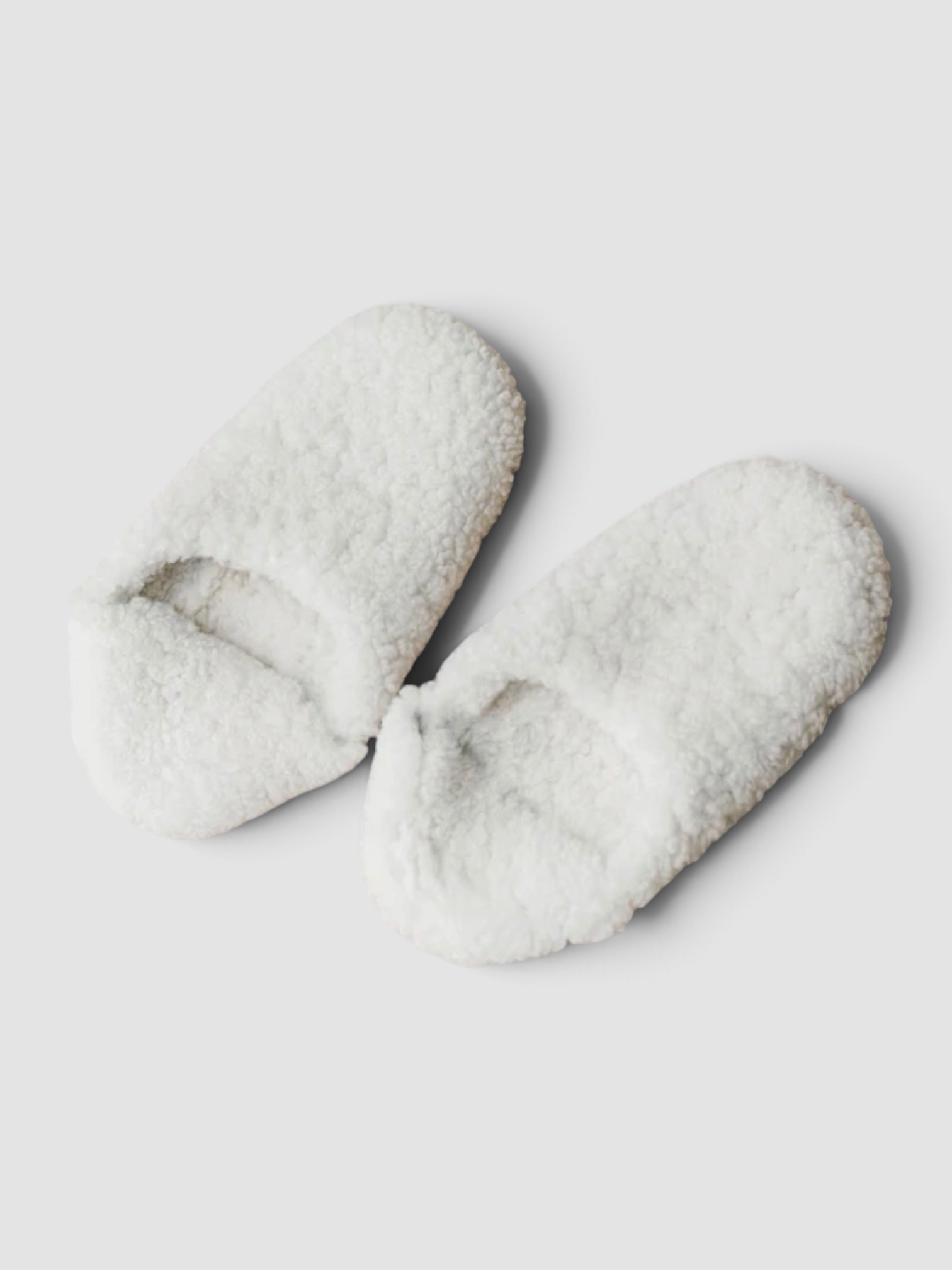 Jenni Kayne Shearling Moroccan Slipper in ivory.