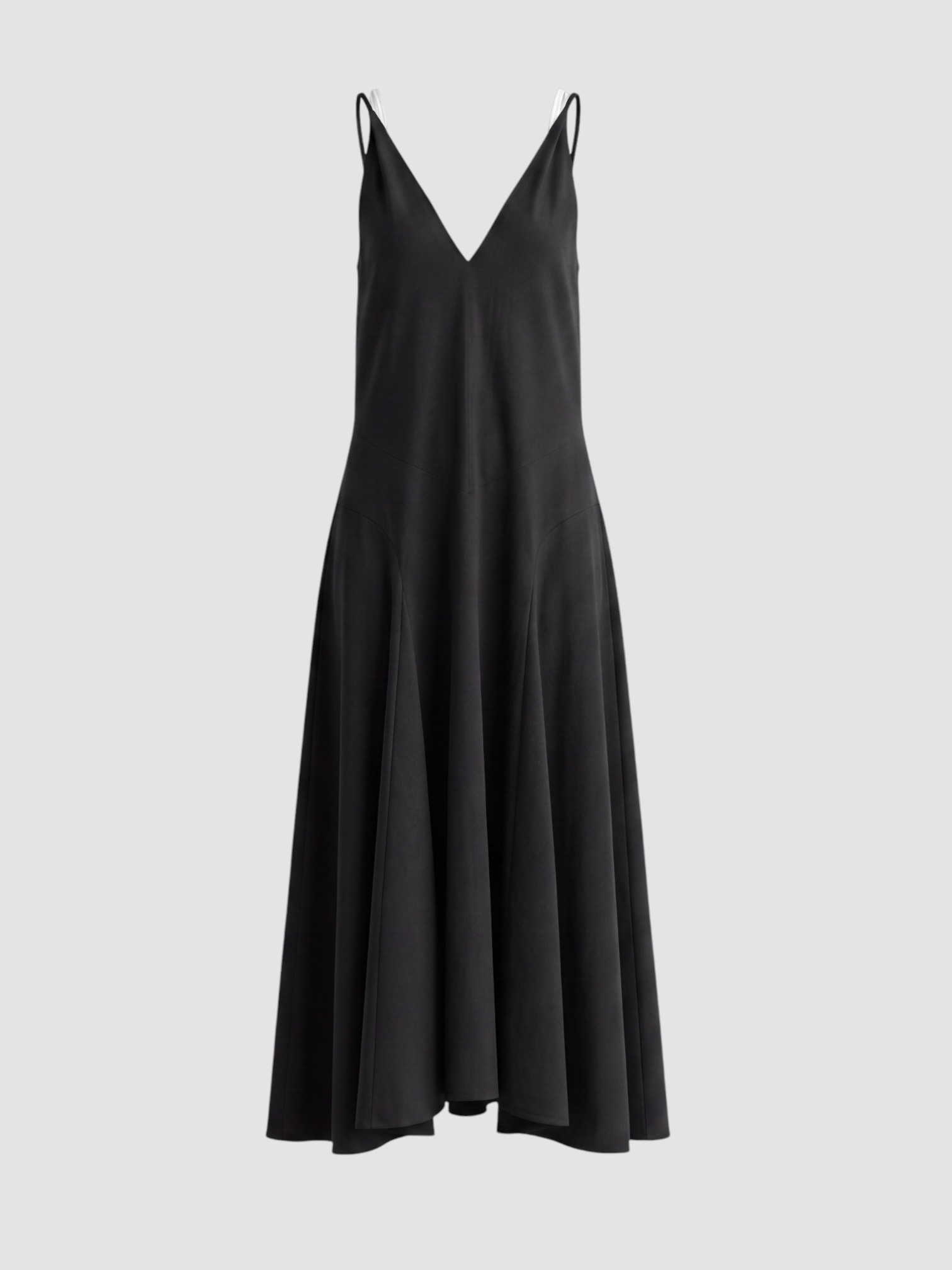 Kallmeyer Millie Gusset Dress in black, worn with Alaïa Flat Strappy Sandal. Styled by Sharon Lombardo for FDV Concierge.
