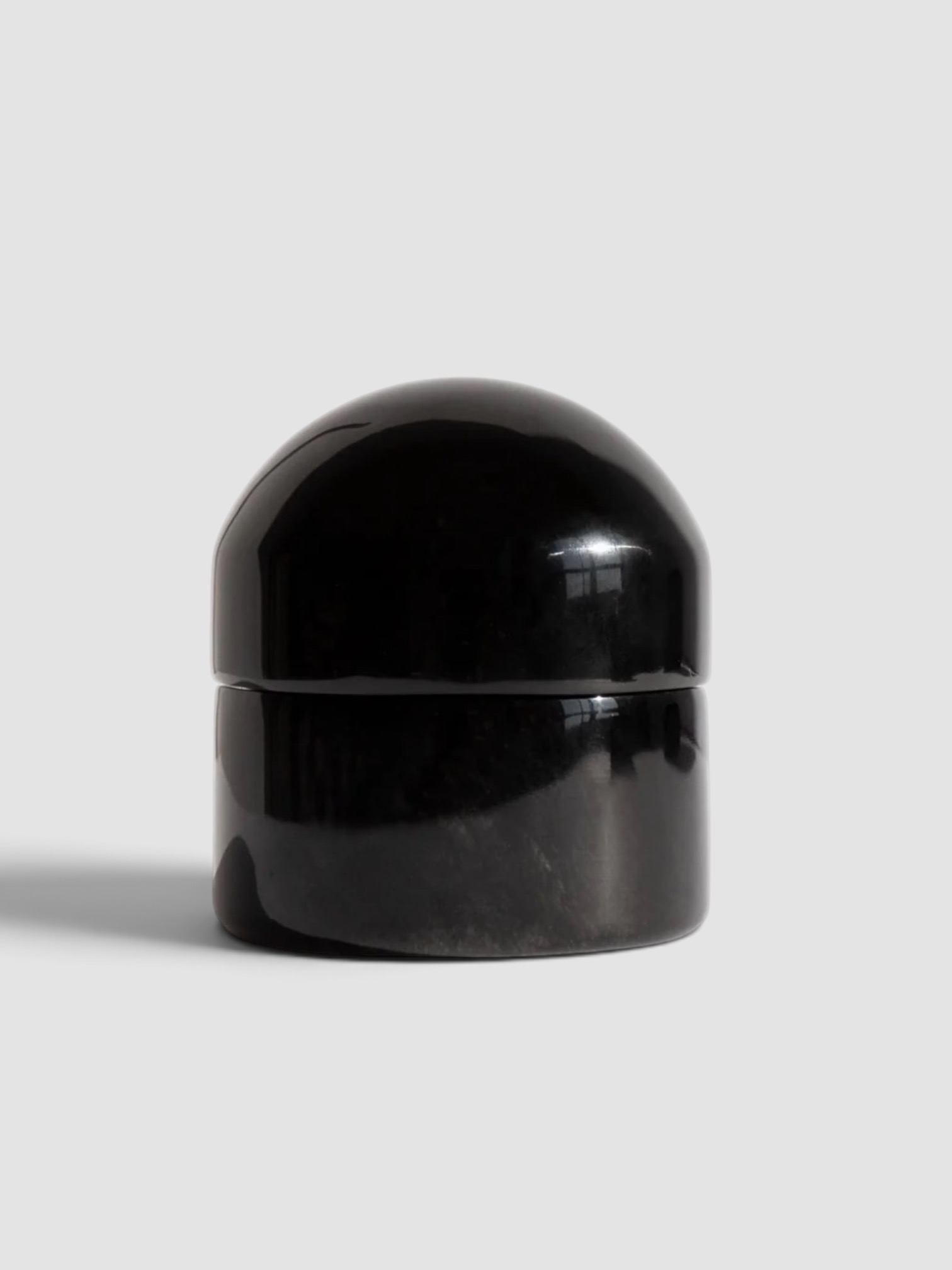 Kindred Black Beatriz Obsidian Box in black.