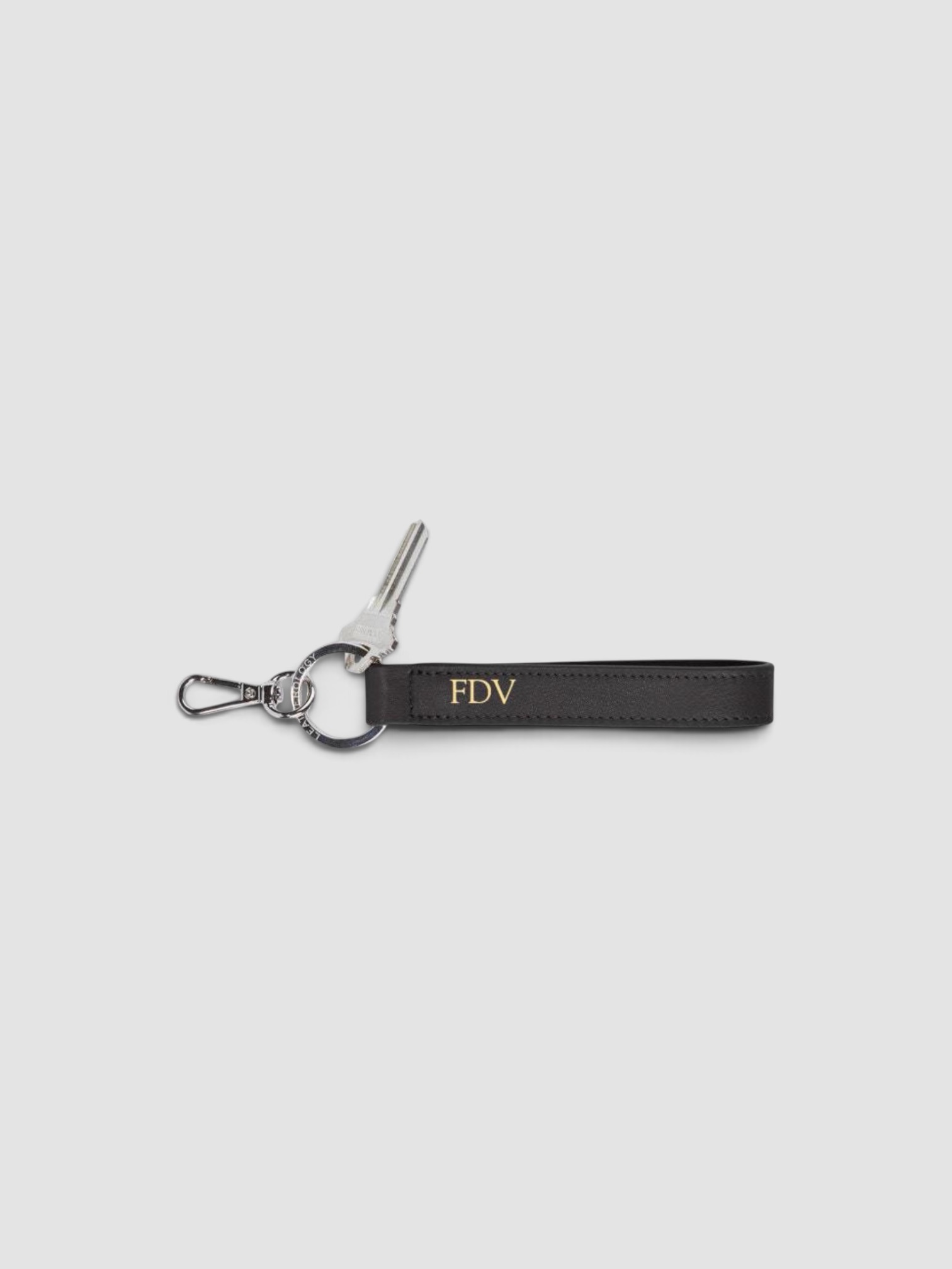 Leatherology Loop Keychain in black.