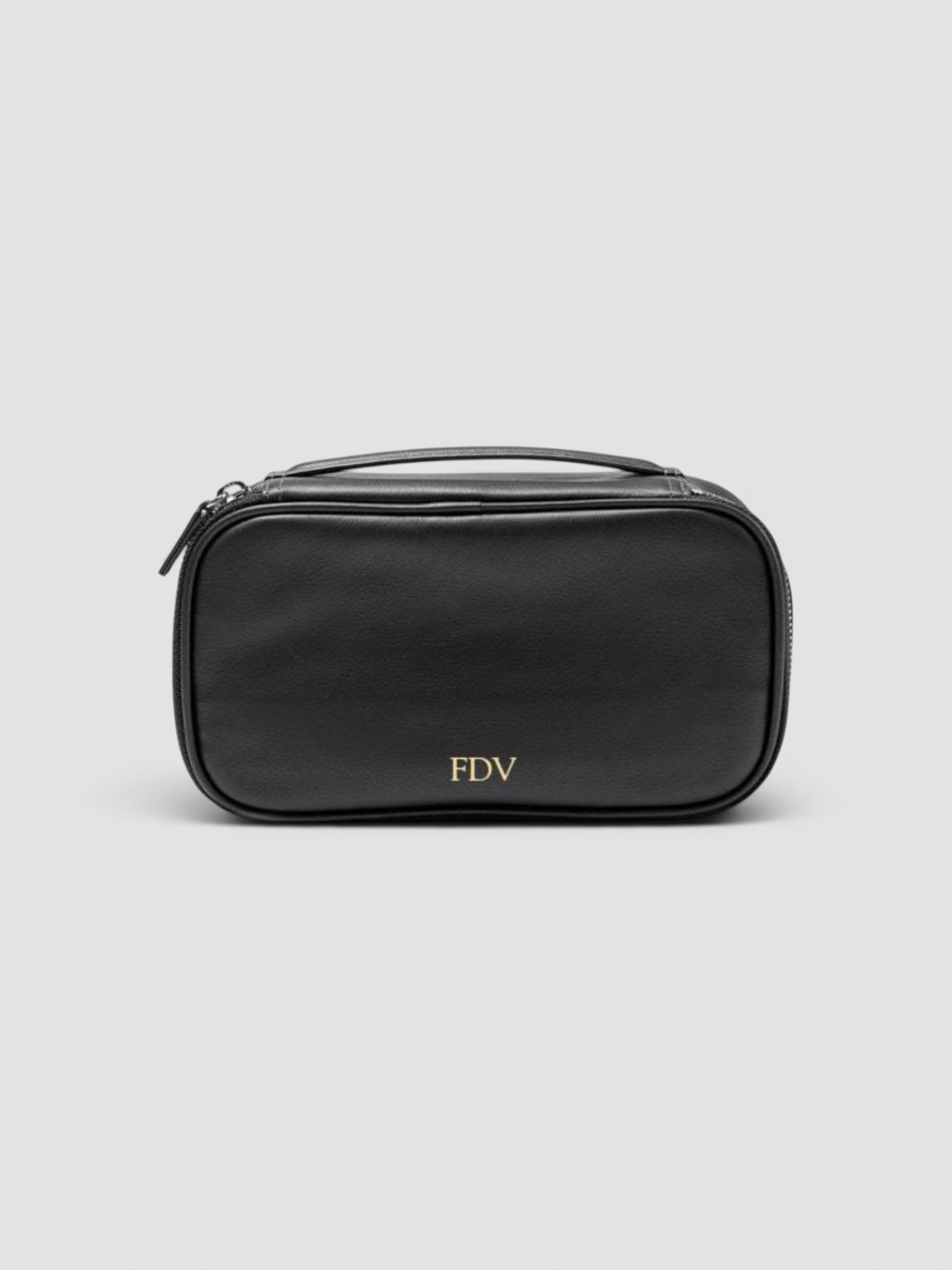 Leatherology Medium Travel Organizer in black.