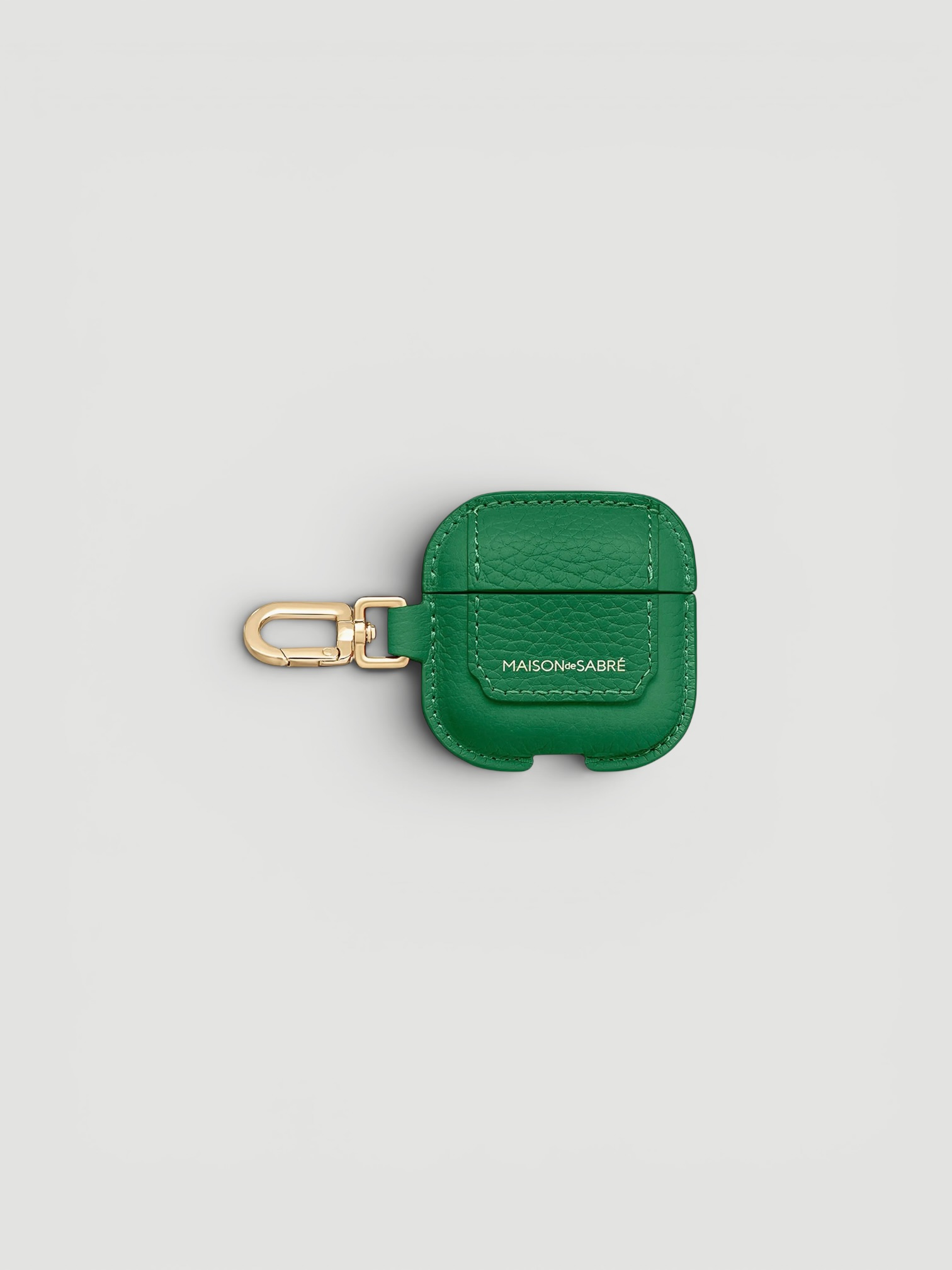 Maison de Sabré The AirPods 4 Case Charm in emerald.