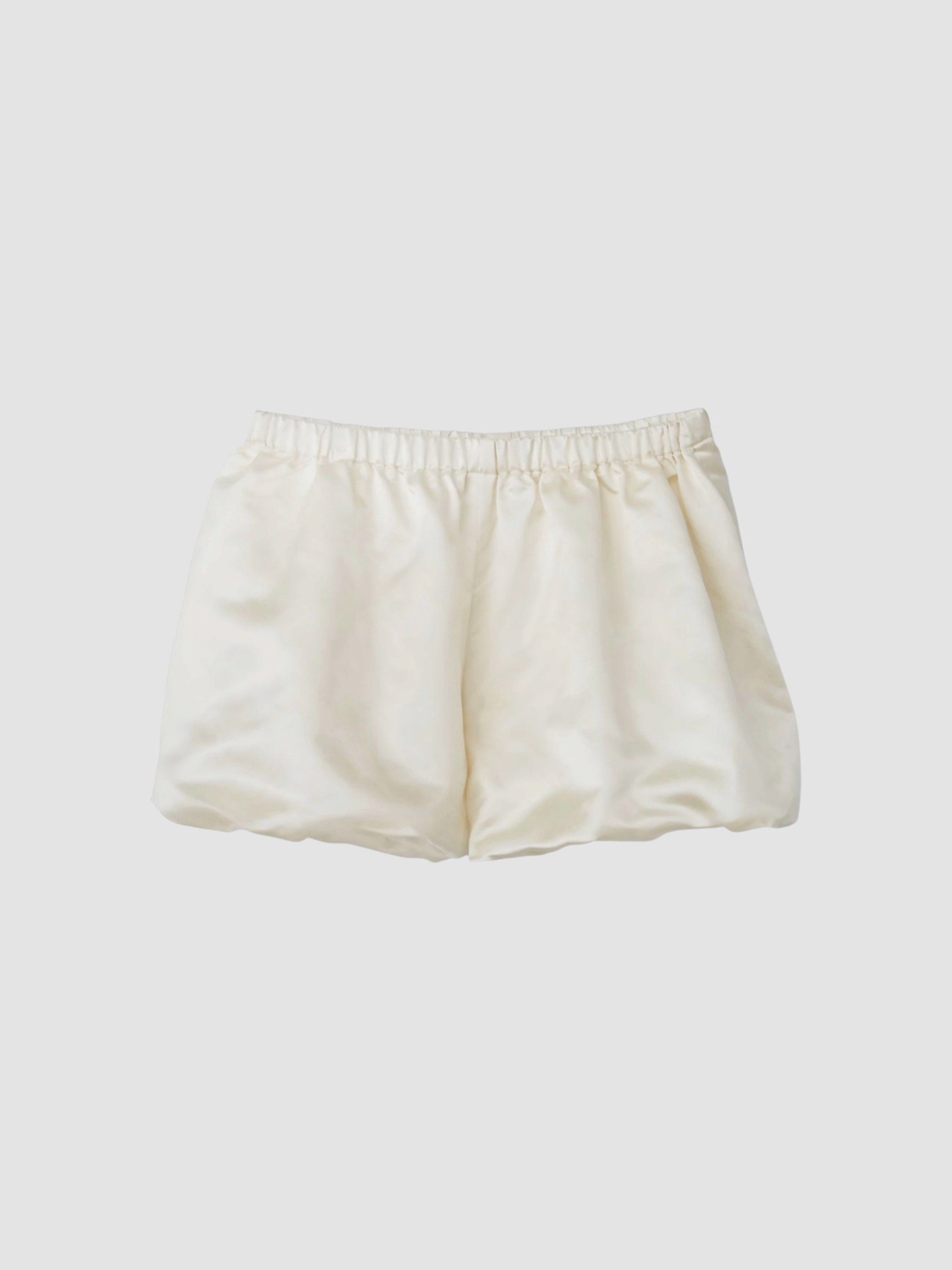 One Of Frans Bloomers in cream. Styled by Sharon Lombardo for FDV Concierge.