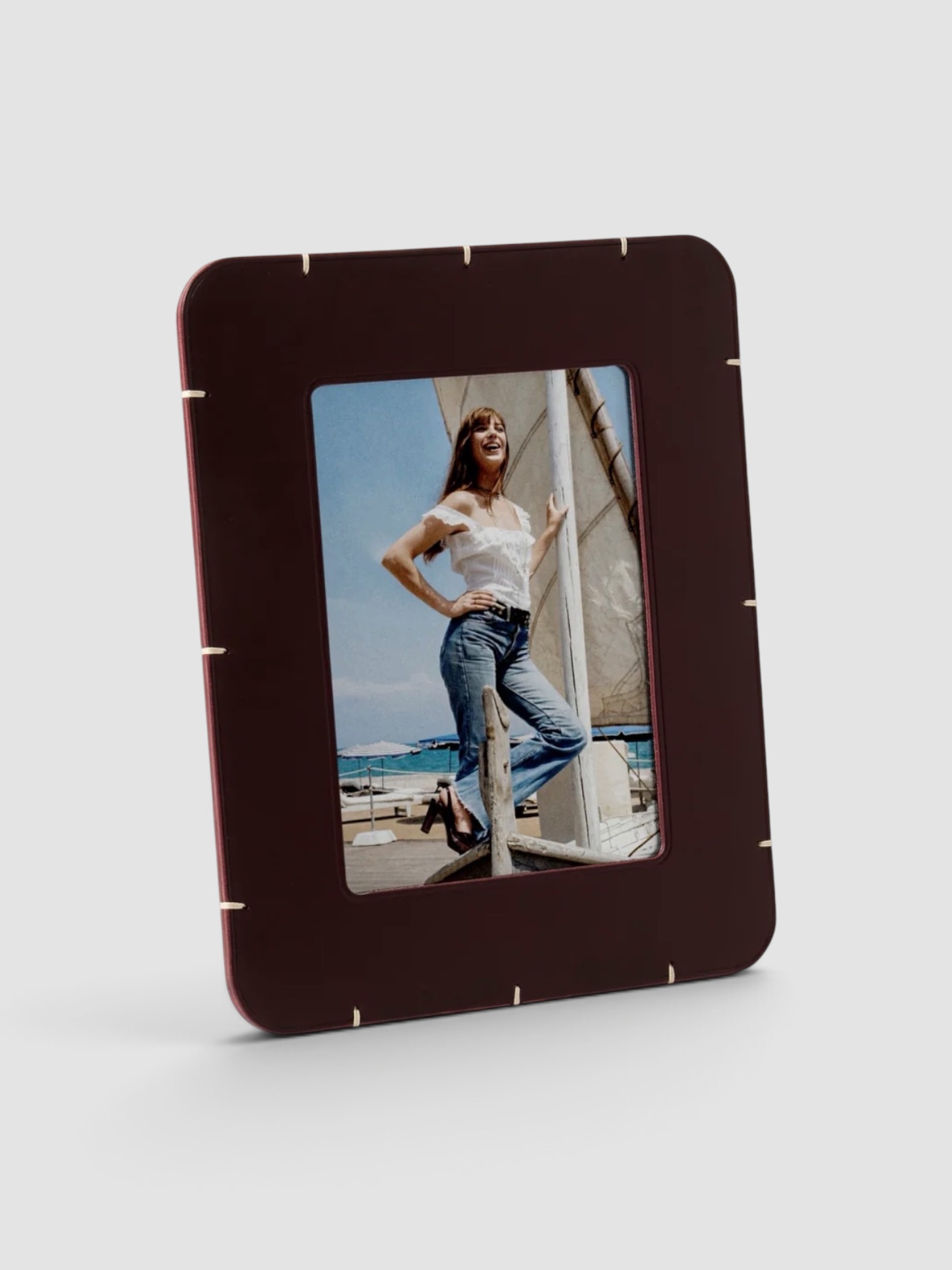 Otzi Studio Billet Leather and Walnut Photo Frame (5x7") in burgundy.
