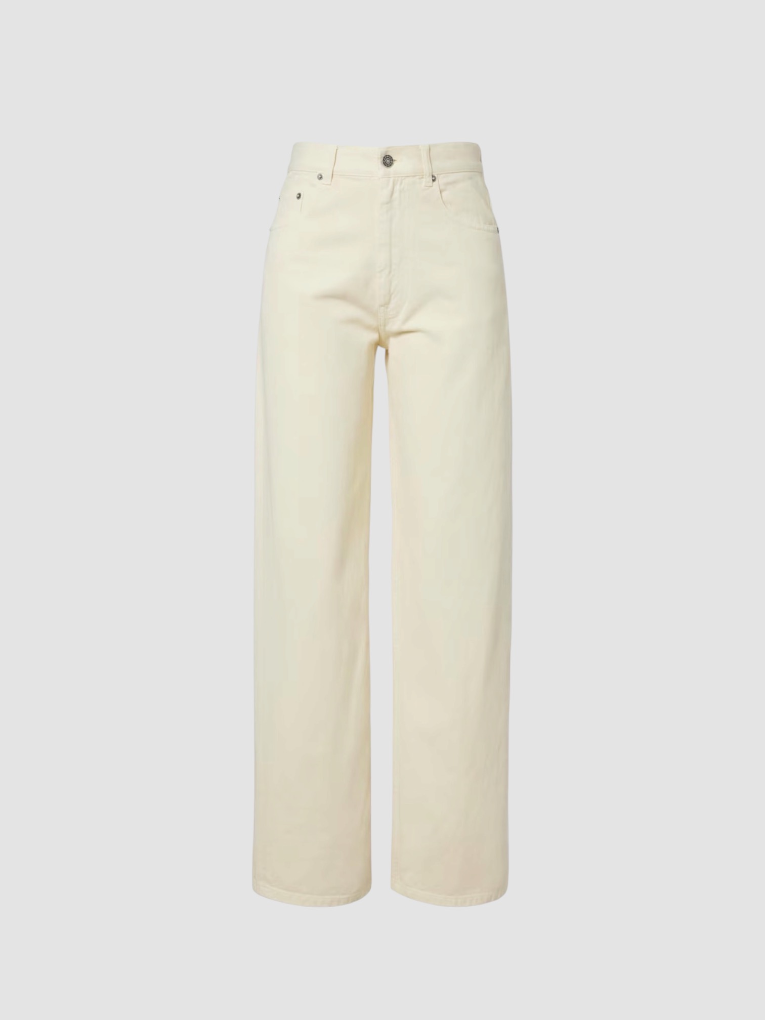 Phoebe Philo Wide-Leg Jeans in butter, worn with Phoebe Philo Silk Shirt, Phoebe Philo Peak Sunglasses, Bottega Veneta Sampieri Flat Thong, Phoebe Philo Small Stud Cabas Tote Bag, on the water. Styled by Sharon Lombardo for FDV Concierge.