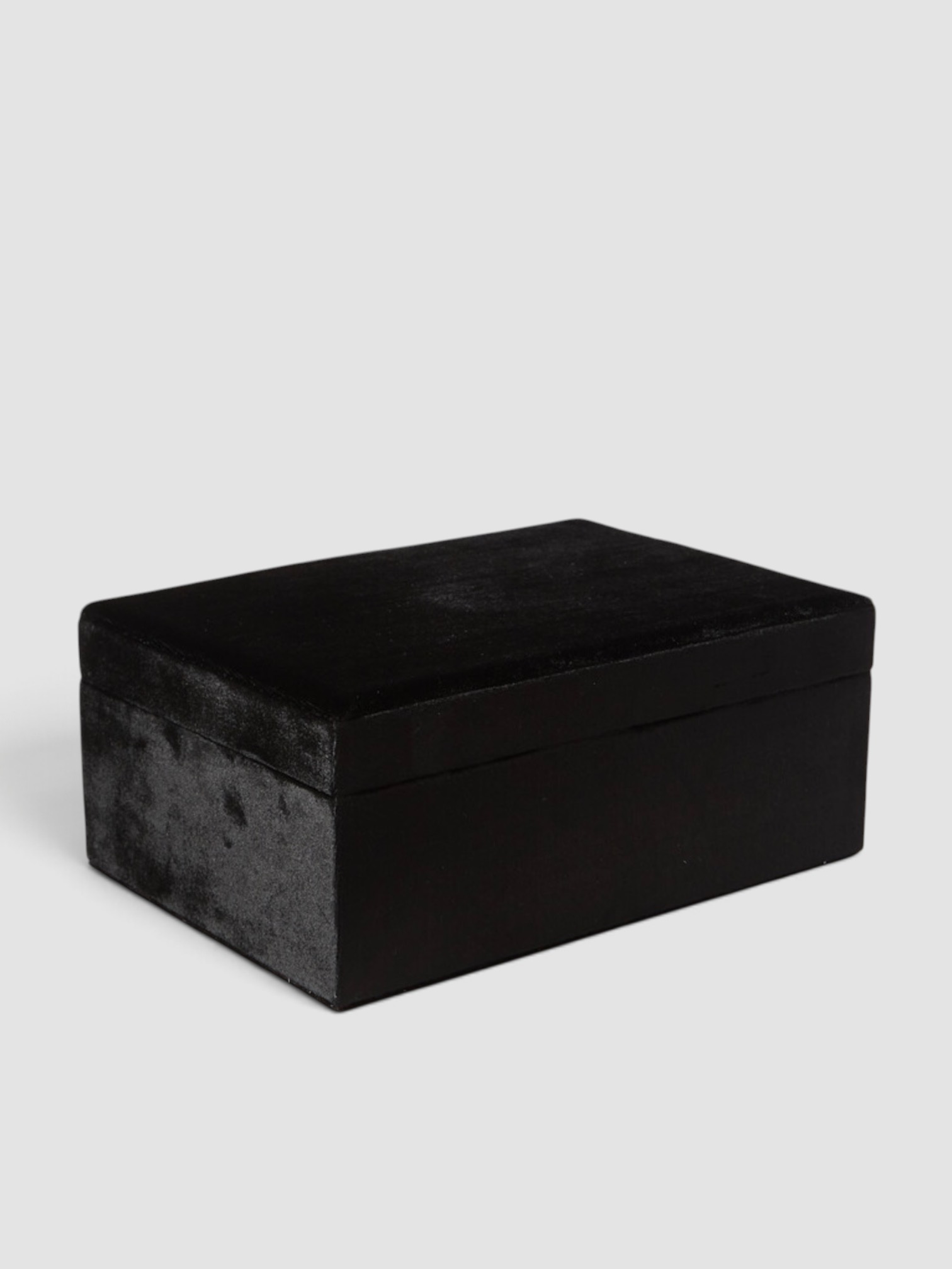 Sophie Bille Brahe Trésor Large Velvet Jewelry Box in black.
