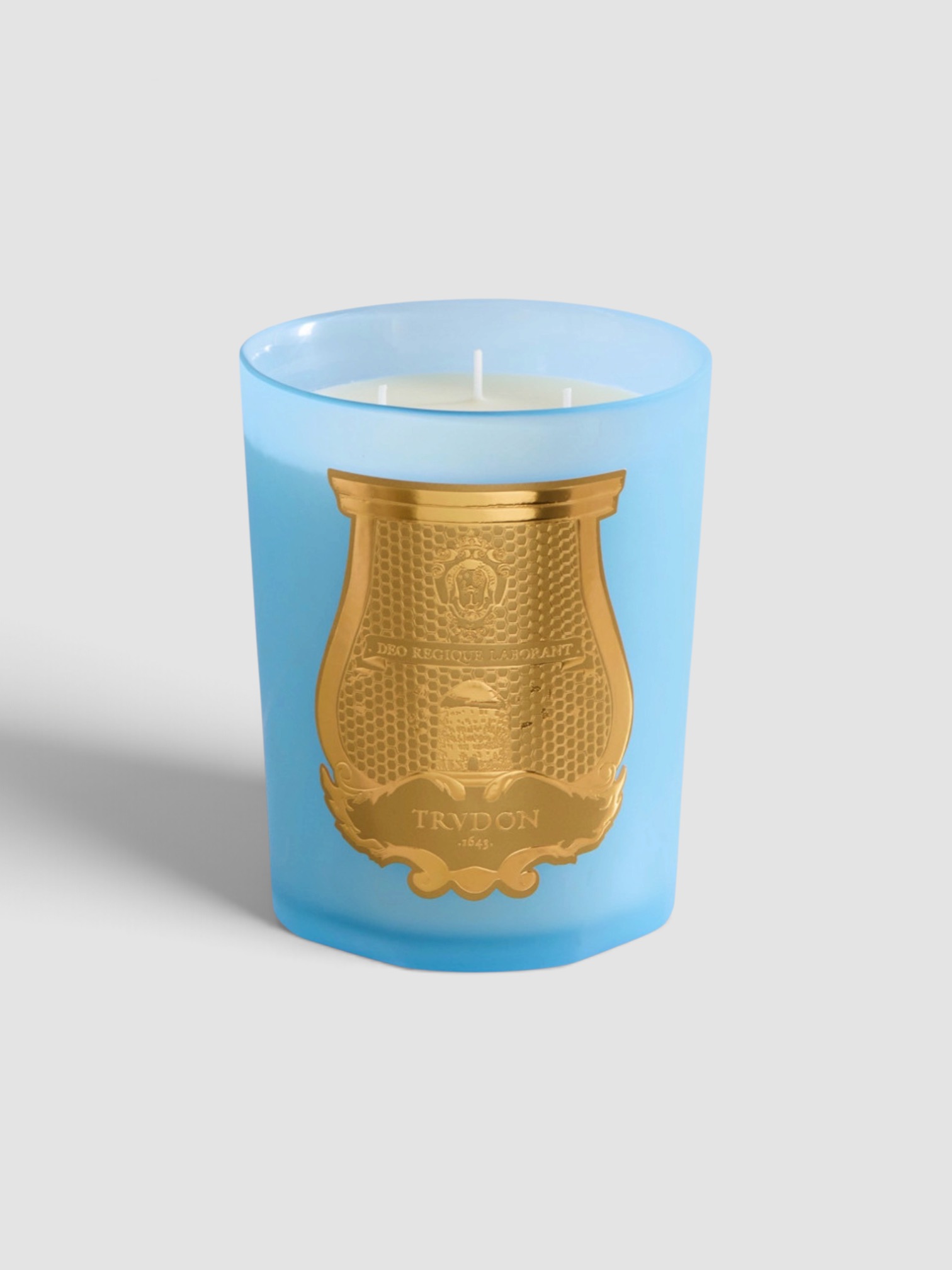 Trudon Versailles Scented Candle, 800g in sky blue.