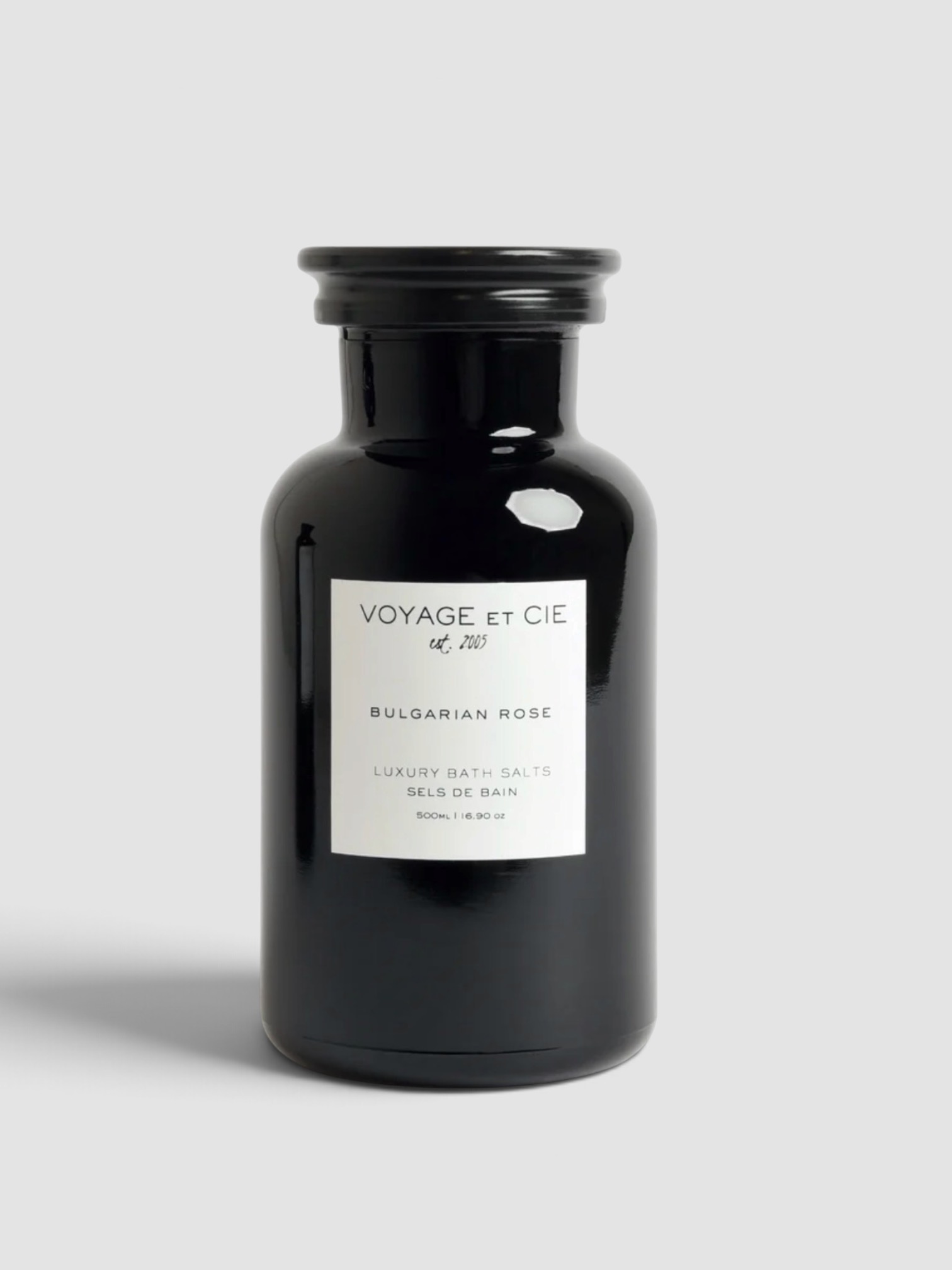 Voyage Et Cie Botanical Mineral Bath Salt in rose.