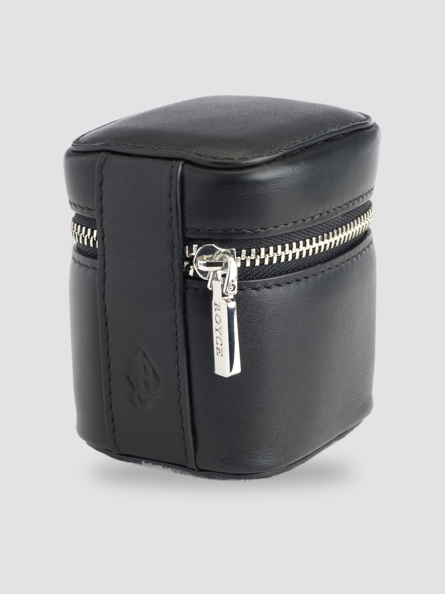 Royce New York Travel Adapter & Leather Case in black.