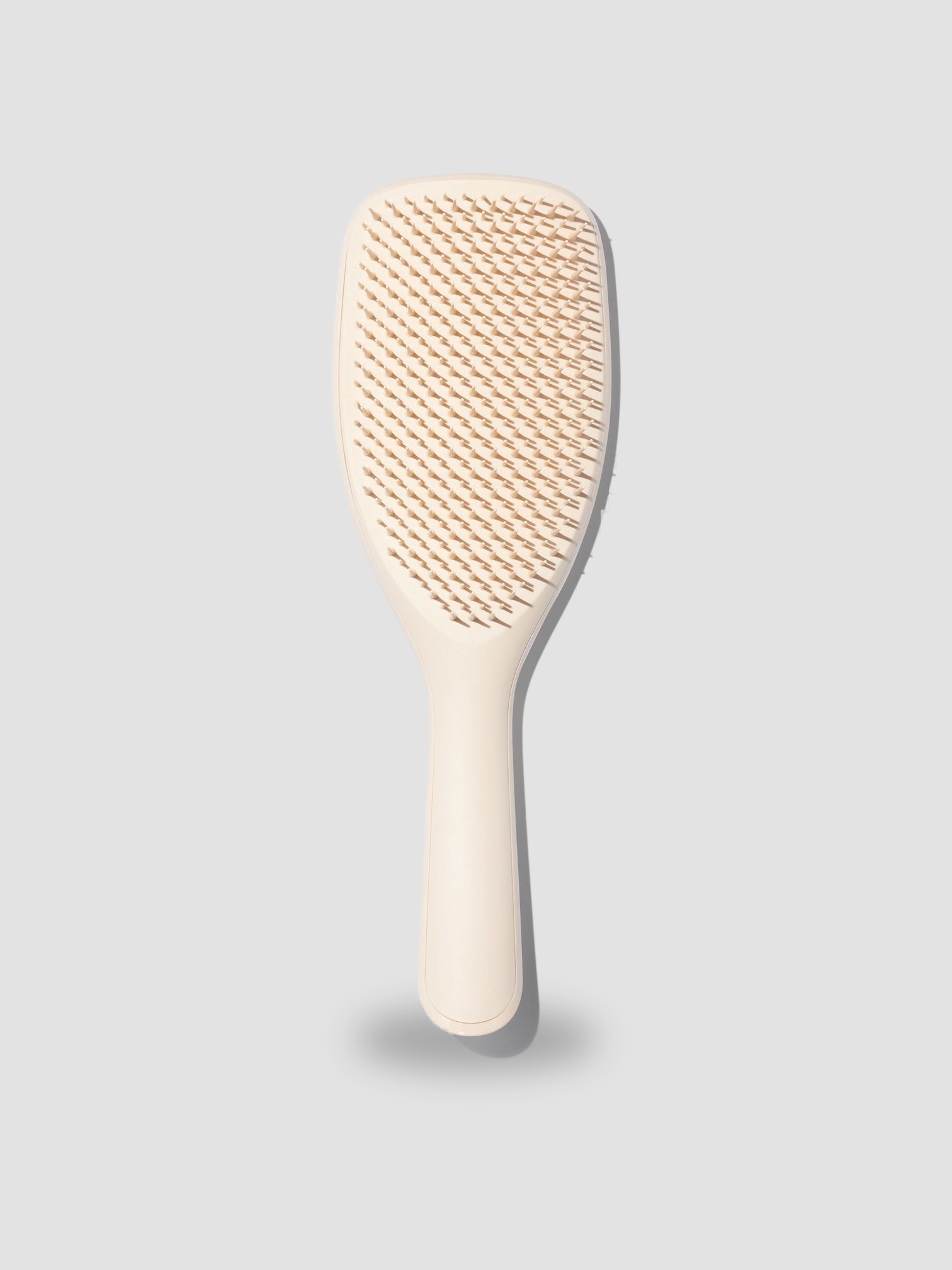 Tangle Teezer Large Ultimate Detangler in cream.